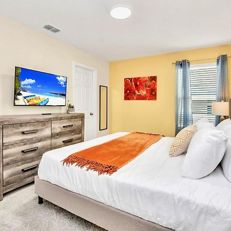 Stunning Rare Lake Front 7Br Holiday Home - Sleeps 14 - Pool, Hot Tub, & Games! オーランド エクステリア 写真