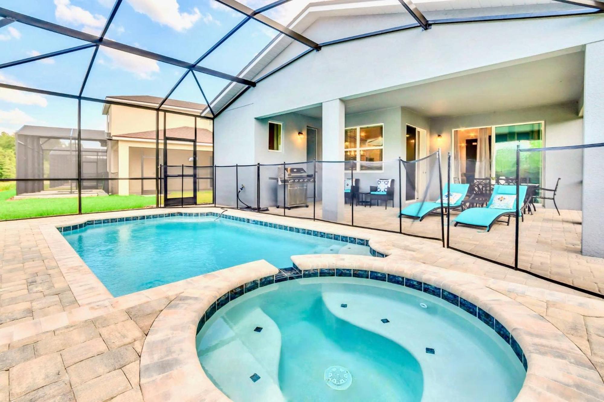 Stunning Rare Lake Front 7Br Holiday Home - Sleeps 14 - Pool, Hot Tub, & Games! オーランド エクステリア 写真